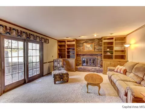 111 Golf Rd, Springfield, IL 62704 photo 2