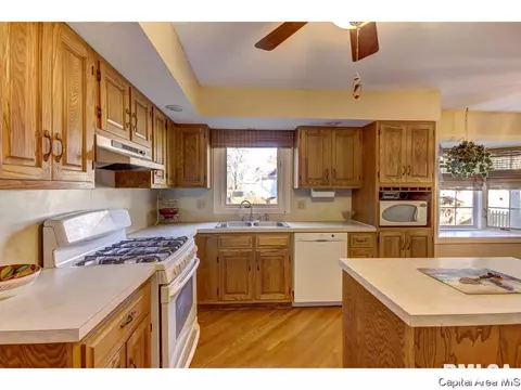 111 Golf Rd, Springfield, IL 62704 photo 12