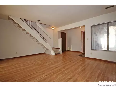 49 Trailridge Ln, Springfield, IL 62704 photo 2