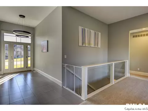 3601 Crystal Spring Dr, Springfield, IL 62711 photo 2