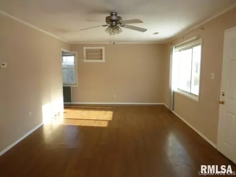 19 Fox Ct, Springfield, IL 62703 photo 2