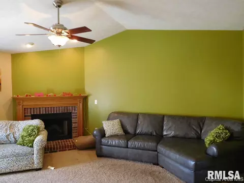 2818 Cronin Dr, Springfield, IL 62711 photo 4