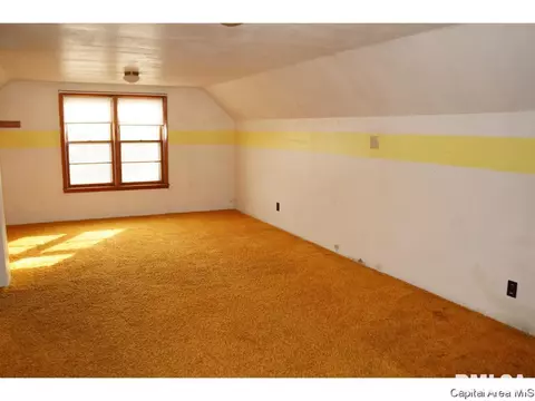 261 E Banister Rd, Springfield, IL 62707 photo 9