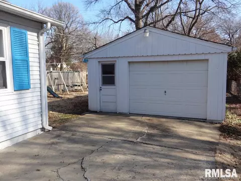 1132 N 2nd, Springfield, IL 62702 photo 11
