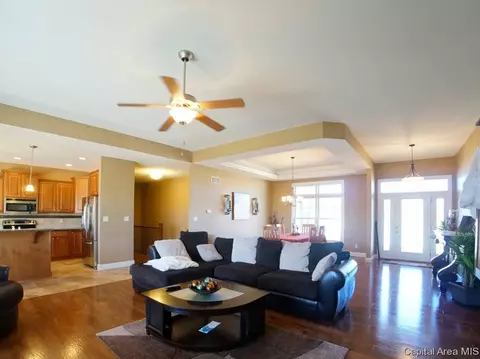 2800 Covered Wagon Trl, Springfield, IL 62711 photo 2