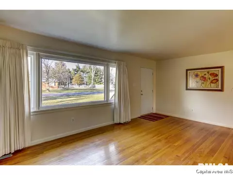 8 Nightingale Dr, Springfield, IL 62711 photo 6
