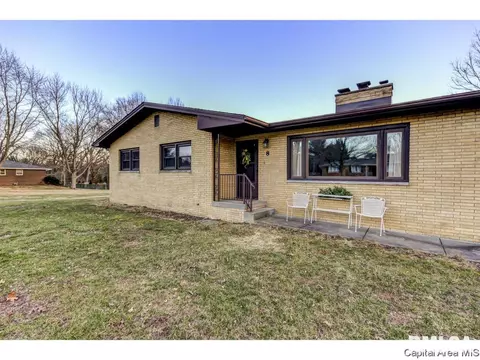 8 Nightingale Dr, Springfield, IL 62711 photo 2