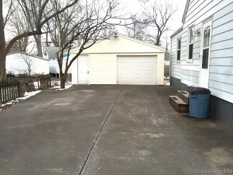 2055 Buchanan, Springfield, IL 62703 photo 3
