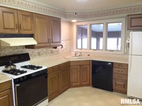 913 Westview Dr, Springfield, IL 62704 photo 12