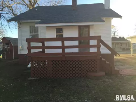 427 E Clay, Roodhouse, IL 62082 photo 2