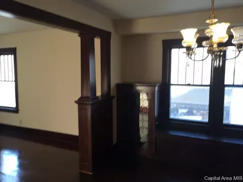 427 E Clay, Roodhouse, IL 62082 photo 5