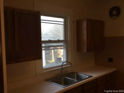 427 E Clay, Roodhouse, IL 62082 photo 9