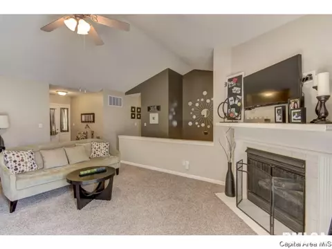 3708 Kerry Blvd, Springfield, IL 62712 photo 3