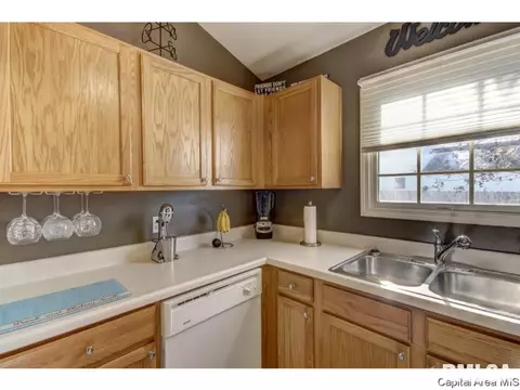 3708 Kerry Blvd, Springfield, IL 62712 photo 11