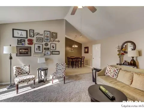 3708 Kerry Blvd, Springfield, IL 62712 photo 5
