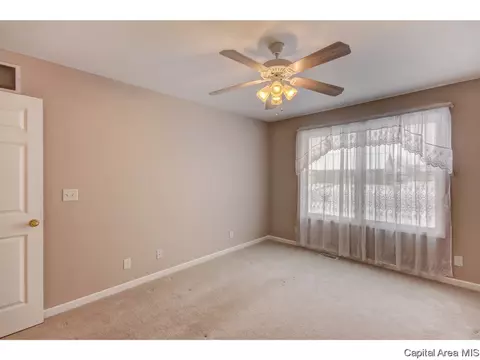 3701 Bergamot Dr, Springfield, IL 62712 photo 12