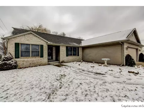 3701 Bergamot Dr, Springfield, IL 62712 photo 1