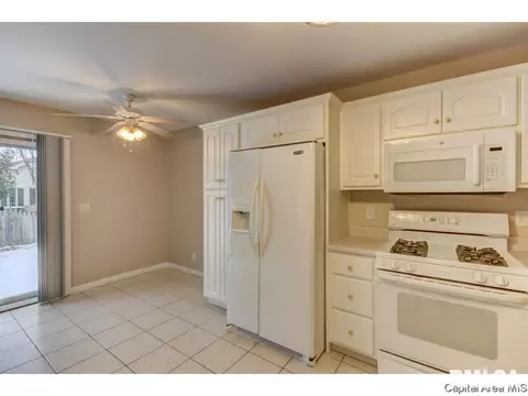 3701 Bergamot Dr, Springfield, IL 62712 photo 9