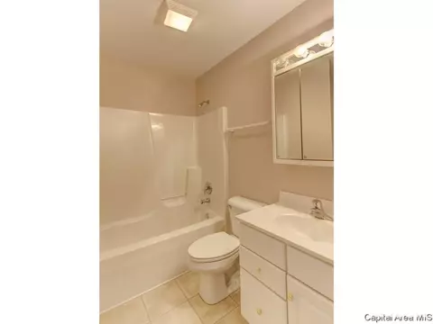 3701 Bergamot Dr, Springfield, IL 62712 photo 32