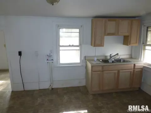 1700 E Capitol St, Springfield, IL 62703 photo 6