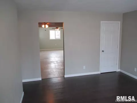 2800 E Black Ave, Springfield, IL 62702 photo 2