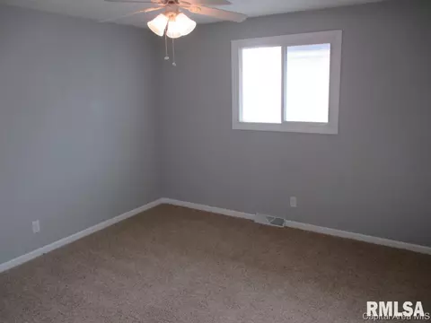 2800 E Black Ave, Springfield, IL 62702 photo 10