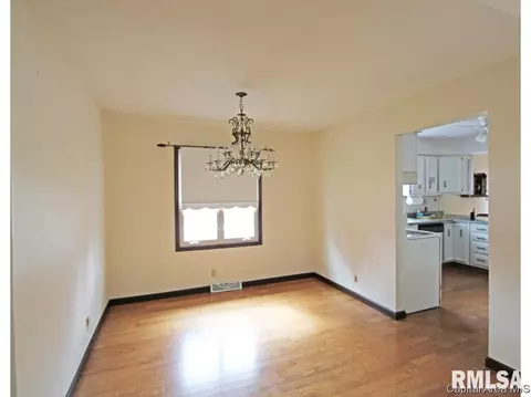 138 White Birch, Springfield, IL 62712 photo 5