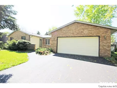 138 White Birch, Springfield, IL 62712 photo 1