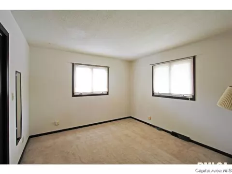 138 White Birch, Springfield, IL 62712 photo 14