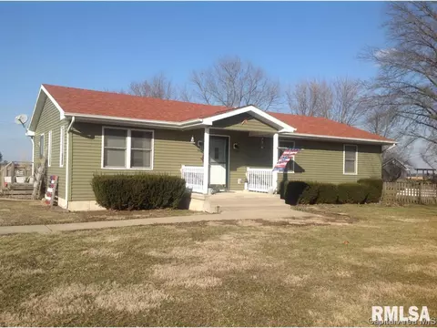 445 E North, Roodhouse, IL 62082 photo 3