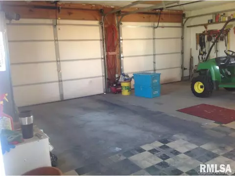 445 E North, Roodhouse, IL 62082 photo 4