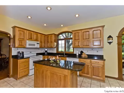 3409 Red Hawk, Springfield, IL 62711 photo 4