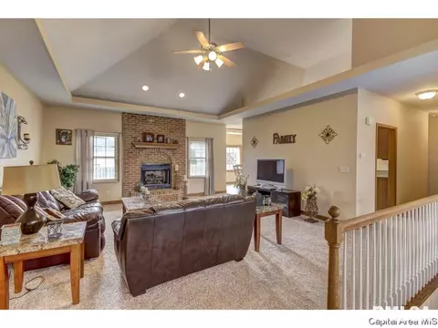 1404 Old Crows Way, Springfield, IL 62712 photo 10