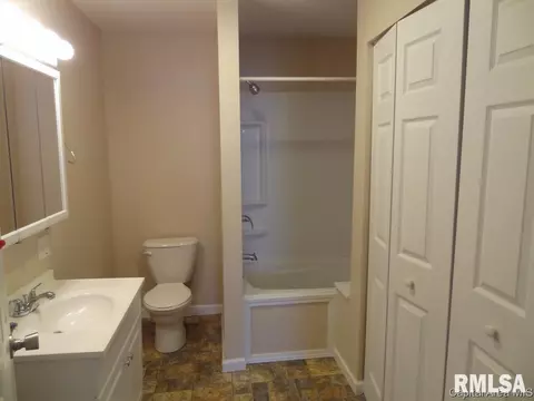 1609 S College, Springfield, IL 62704 photo 12