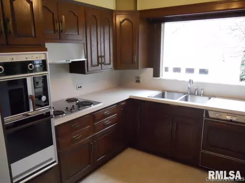 2025 Whittier, Springfield, IL 62704 photo 9