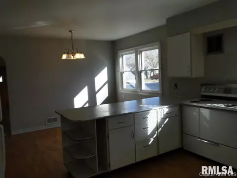 2101 N 19th St, Springfield, IL 62702 photo 4
