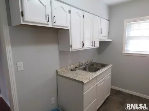 2521 S 15th, Springfield, IL 62703 photo 2