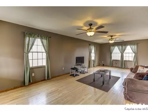 1583 E Barber Rd, Sherman, IL 62684 photo 6