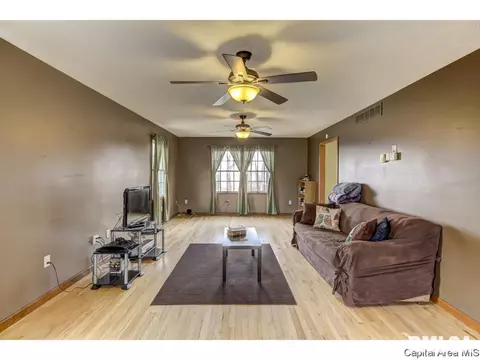 1583 E Barber Rd, Sherman, IL 62684 photo 7