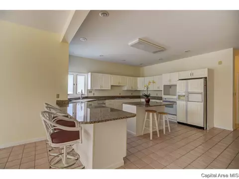 823 Coventry Pt, Springfield, IL 62702 photo 12