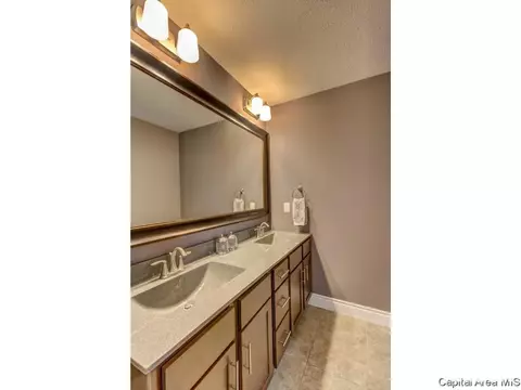 2235 Fairway Dr, Springfield, IL 62704 photo 25