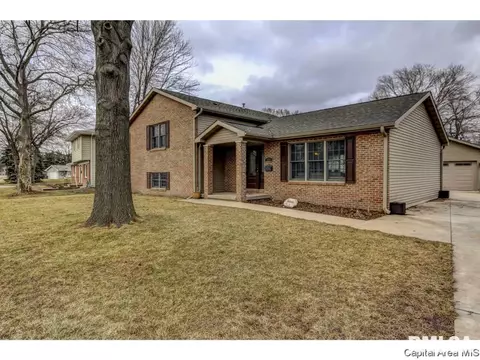 2235 Fairway Dr, Springfield, IL 62704 photo 2