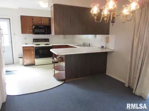 2116 Dunwich Dr, Springfield, IL 62702 photo 9