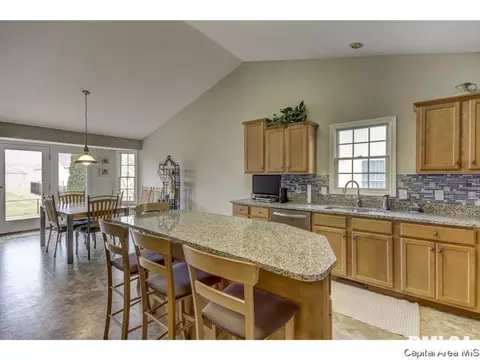 5305 Manhattan Dr, Springfield, IL 62711 photo 5