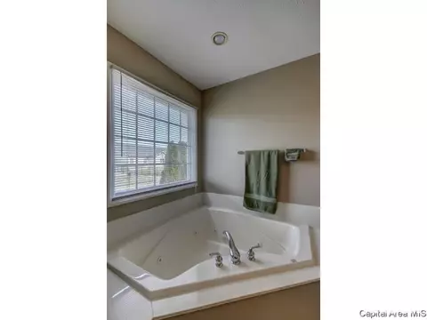 5305 Manhattan Dr, Springfield, IL 62711 photo 14