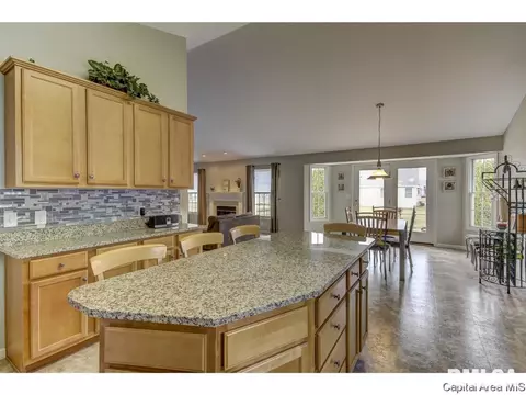 5305 Manhattan Dr, Springfield, IL 62711 photo 7
