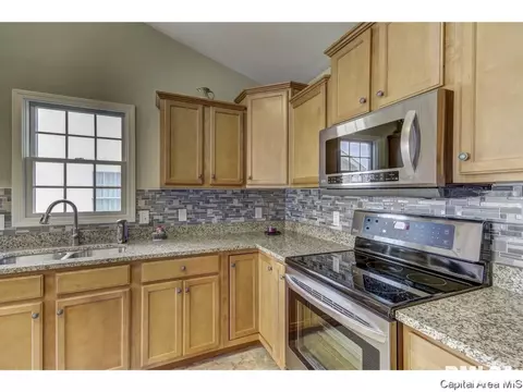 5305 Manhattan Dr, Springfield, IL 62711 photo 6