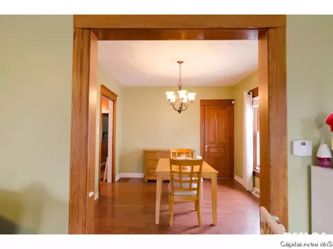 118 N State St, Springfield, IL 62702 photo 4