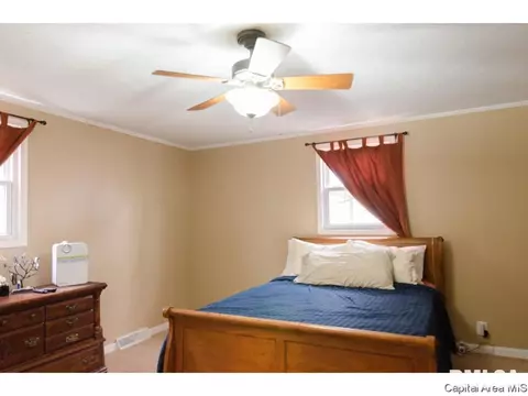 118 N State St, Springfield, IL 62702 photo 5