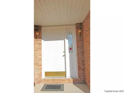 1716 Clearview Dr, Springfield, IL 62704 photo 2
